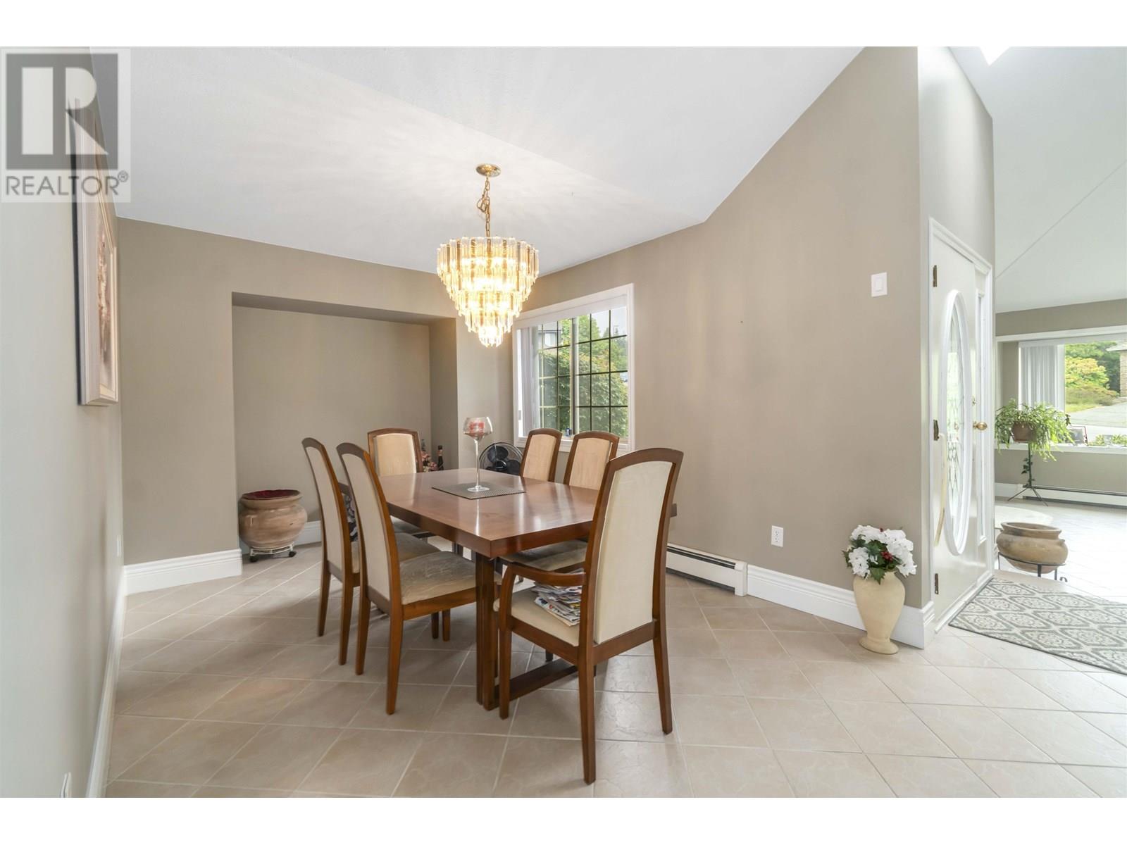 1372 OXFORD STREET, Coquitlam
