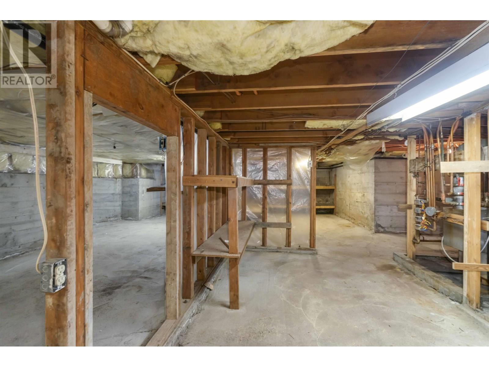 1372 OXFORD STREET, Coquitlam