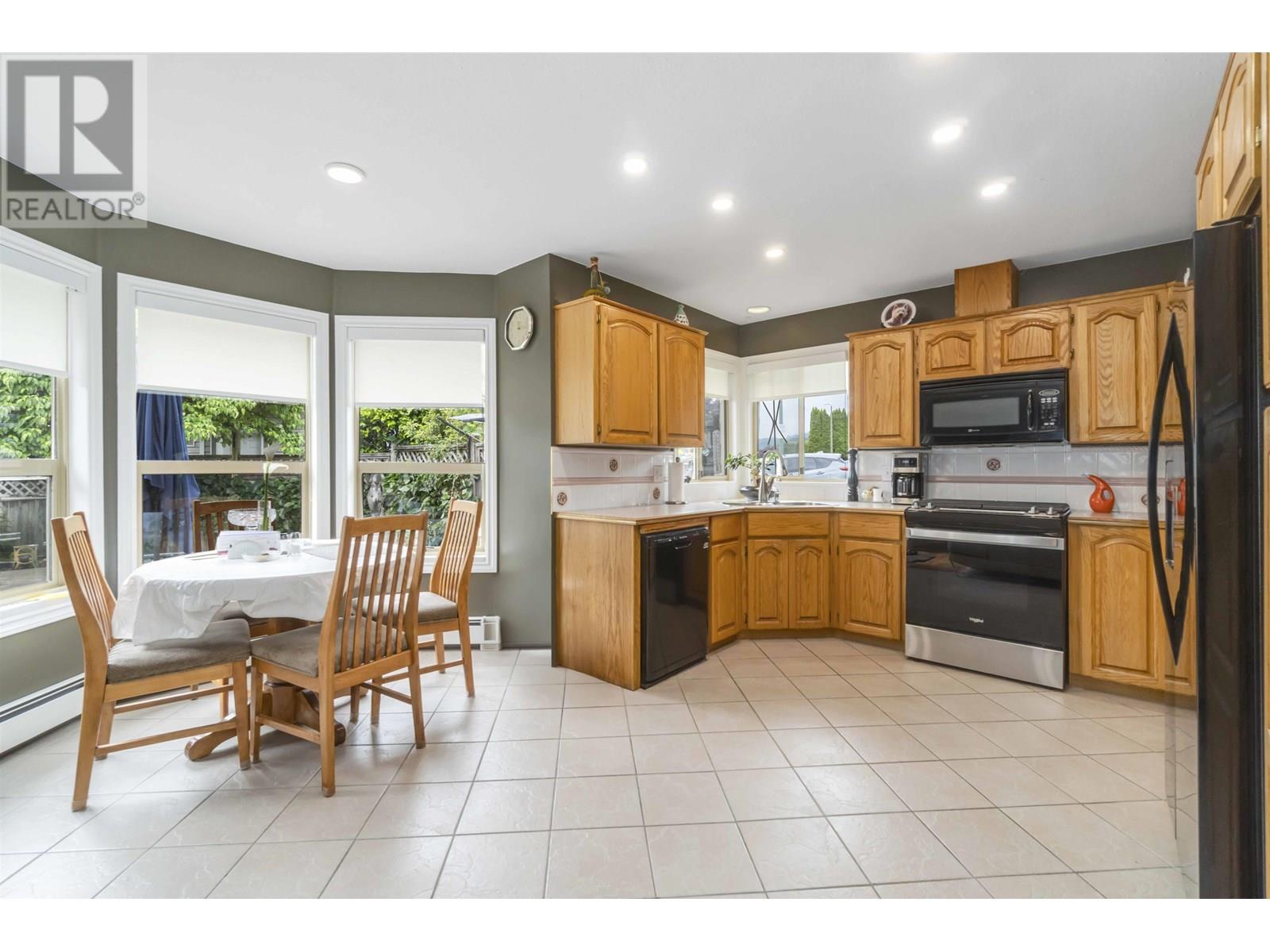 1372 OXFORD STREET, Coquitlam