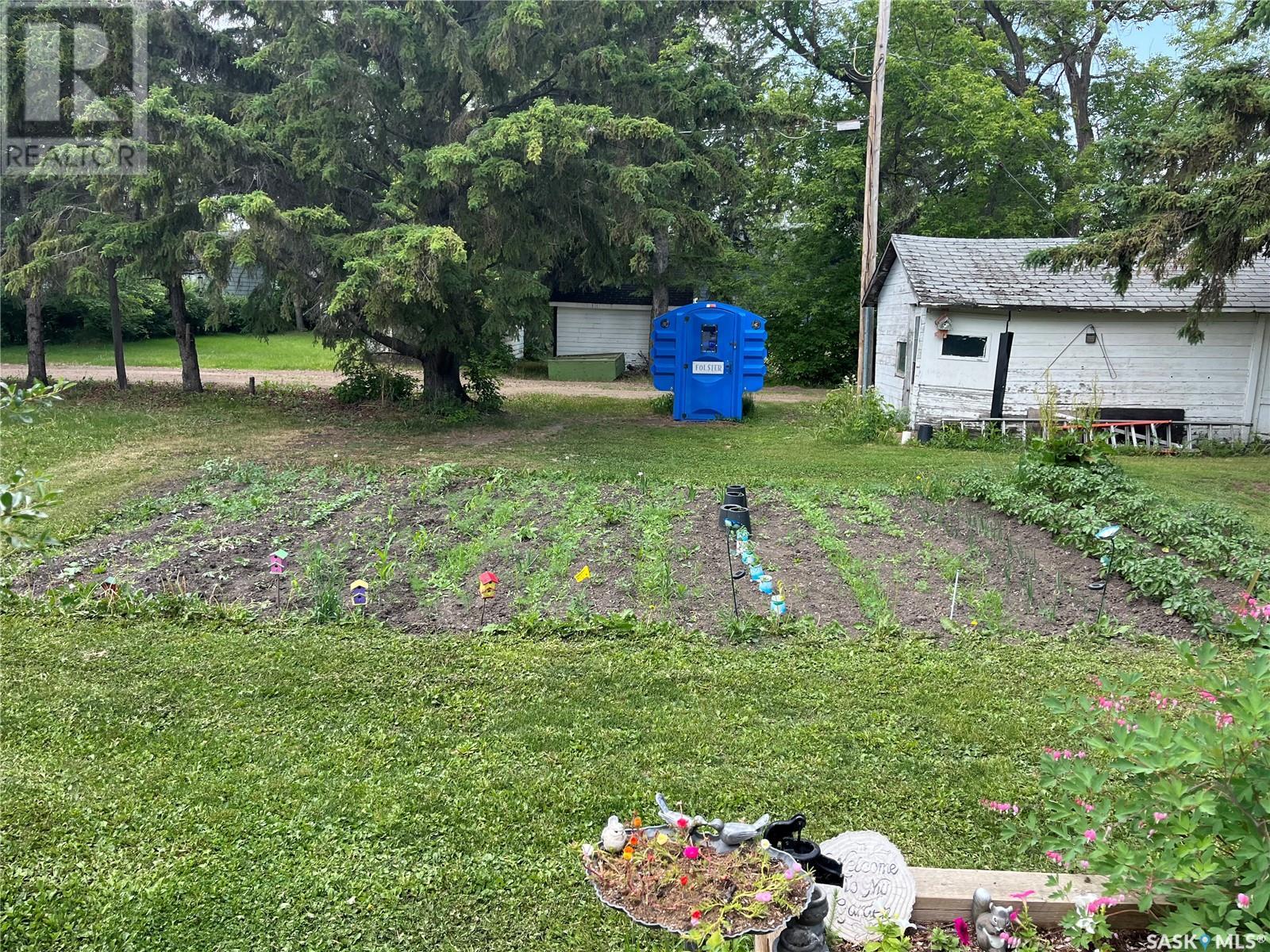 Photo 4 of 237 2nd Street Nw, Wadena SK