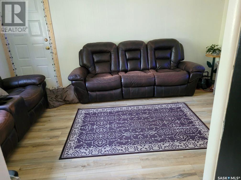 Photo 8 of 237 2nd Street Nw, Wadena SK