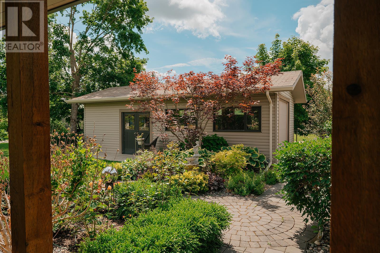 Photo 22 of 2150 28 Street Ne, Salmon Arm BC