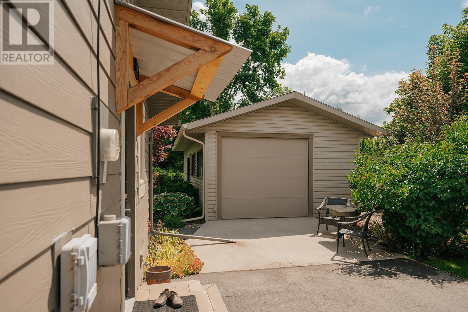 Photo 25 of 2150 28 Street Ne, Salmon Arm BC