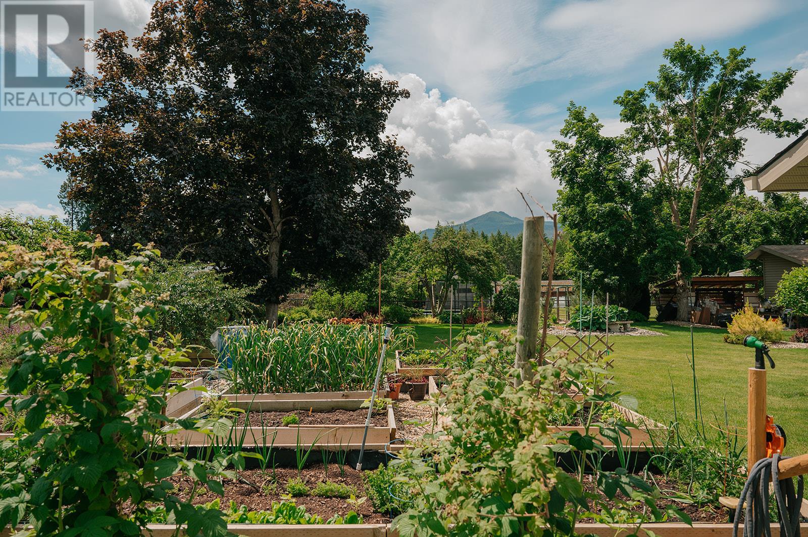 Photo 29 of 2150 28 Street Ne, Salmon Arm BC
