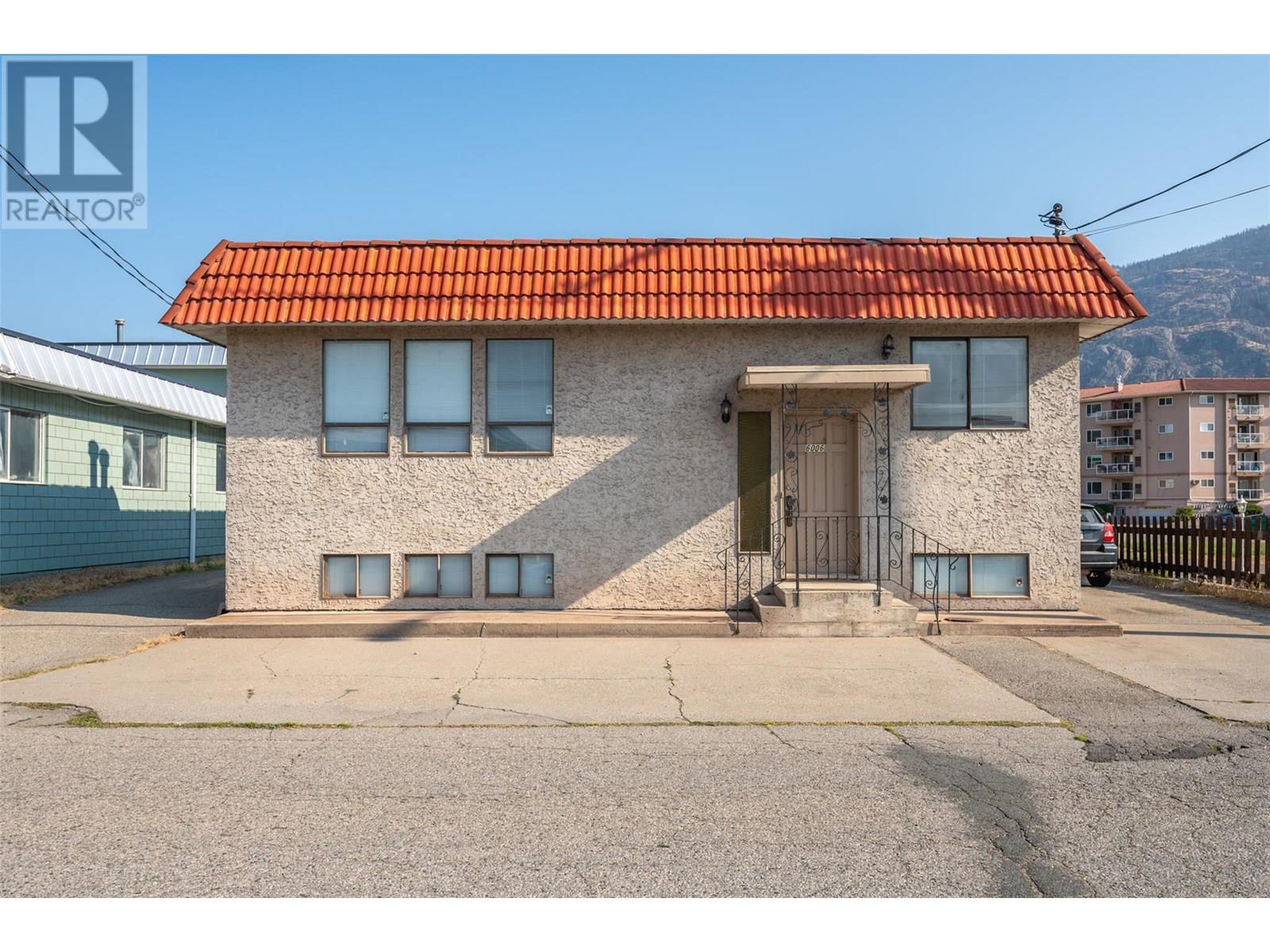  6006 Maple Drive, Osoyoos