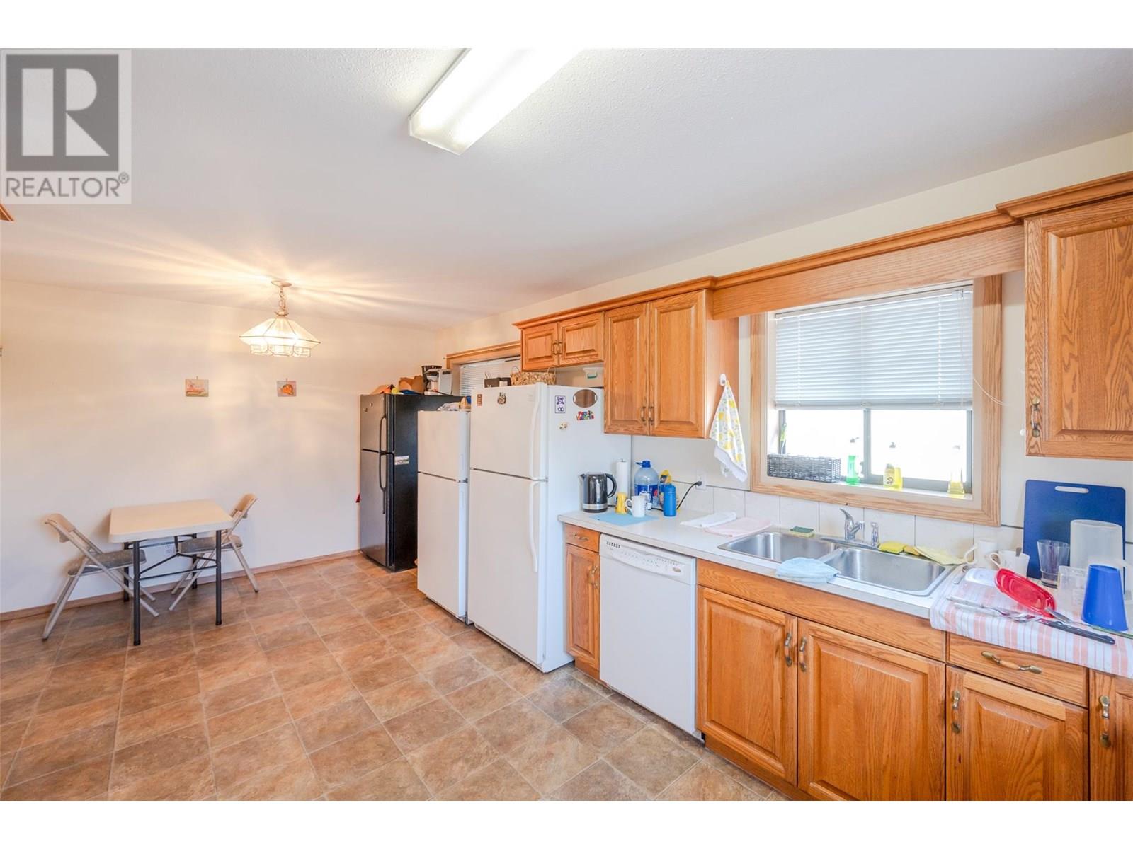  6006 Maple Drive, Osoyoos
