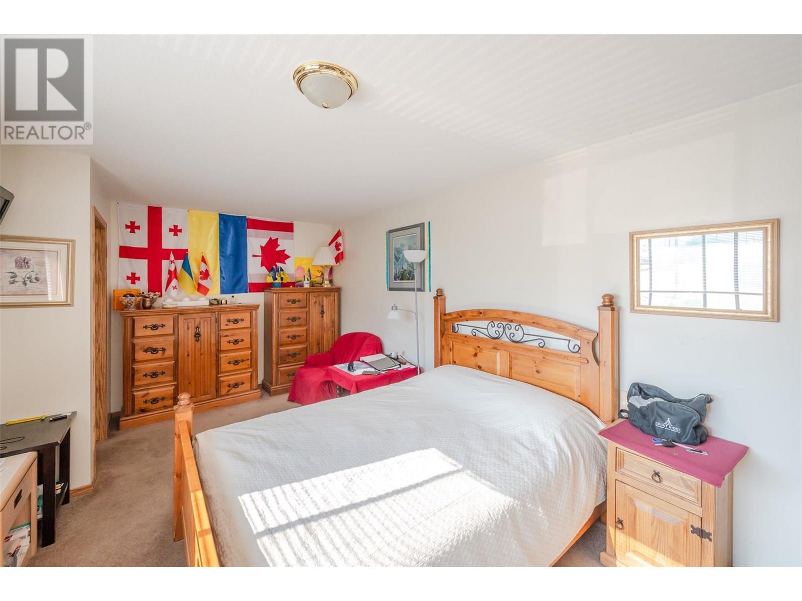  6006 Maple Drive, Osoyoos