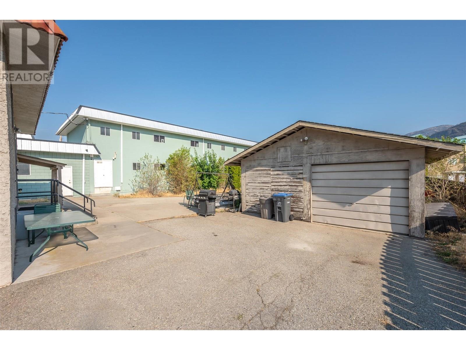  6006 Maple Drive, Osoyoos