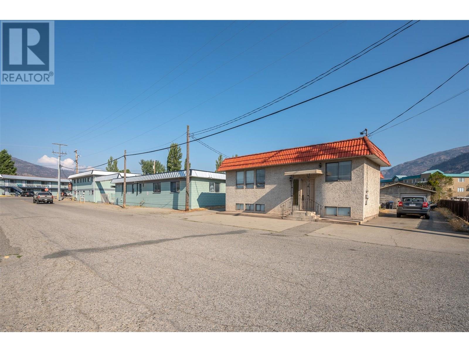  6006 Maple Drive, Osoyoos