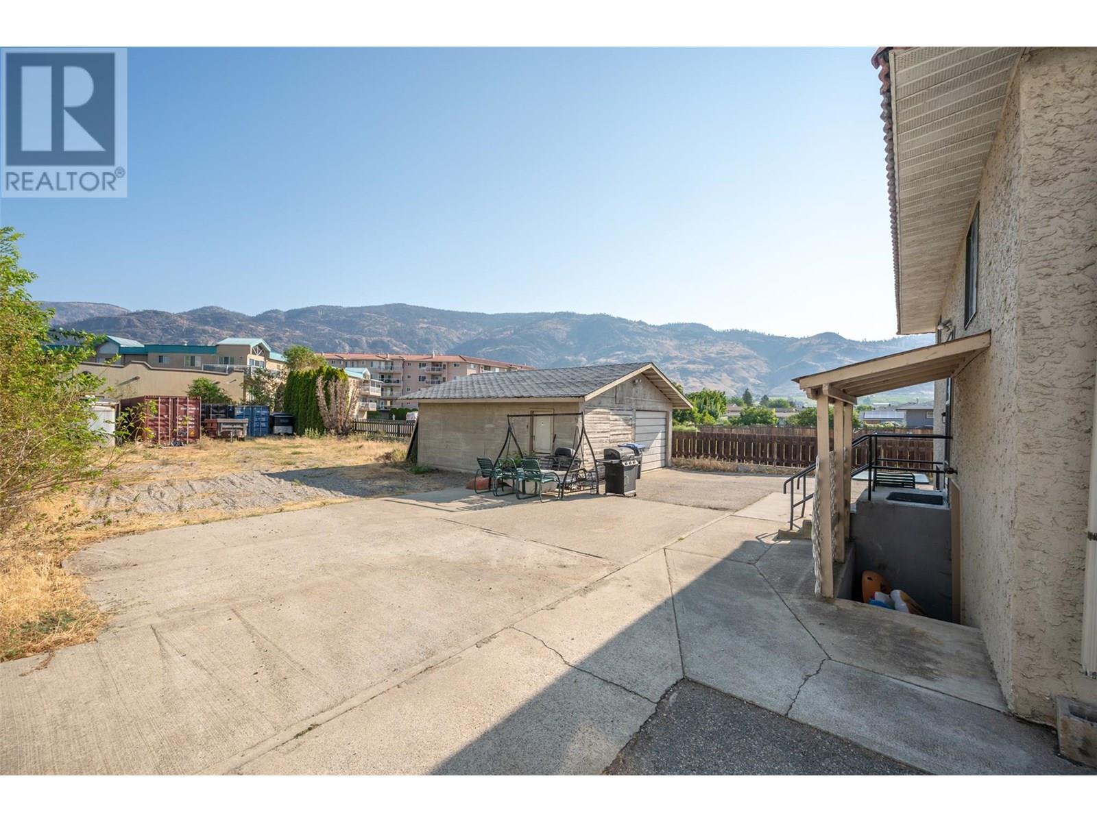  6006 Maple Drive, Osoyoos