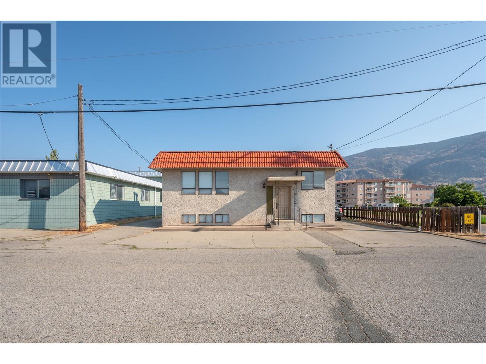  6006 Maple Drive, Osoyoos