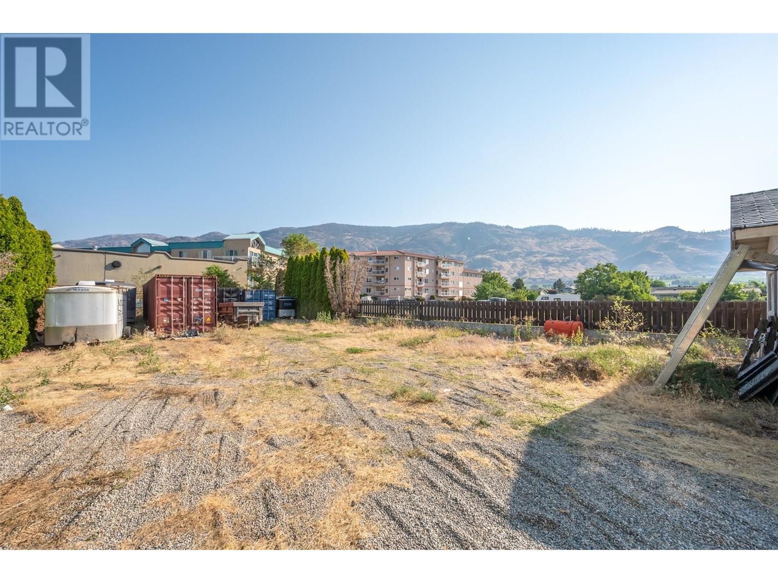  6006 Maple Drive, Osoyoos