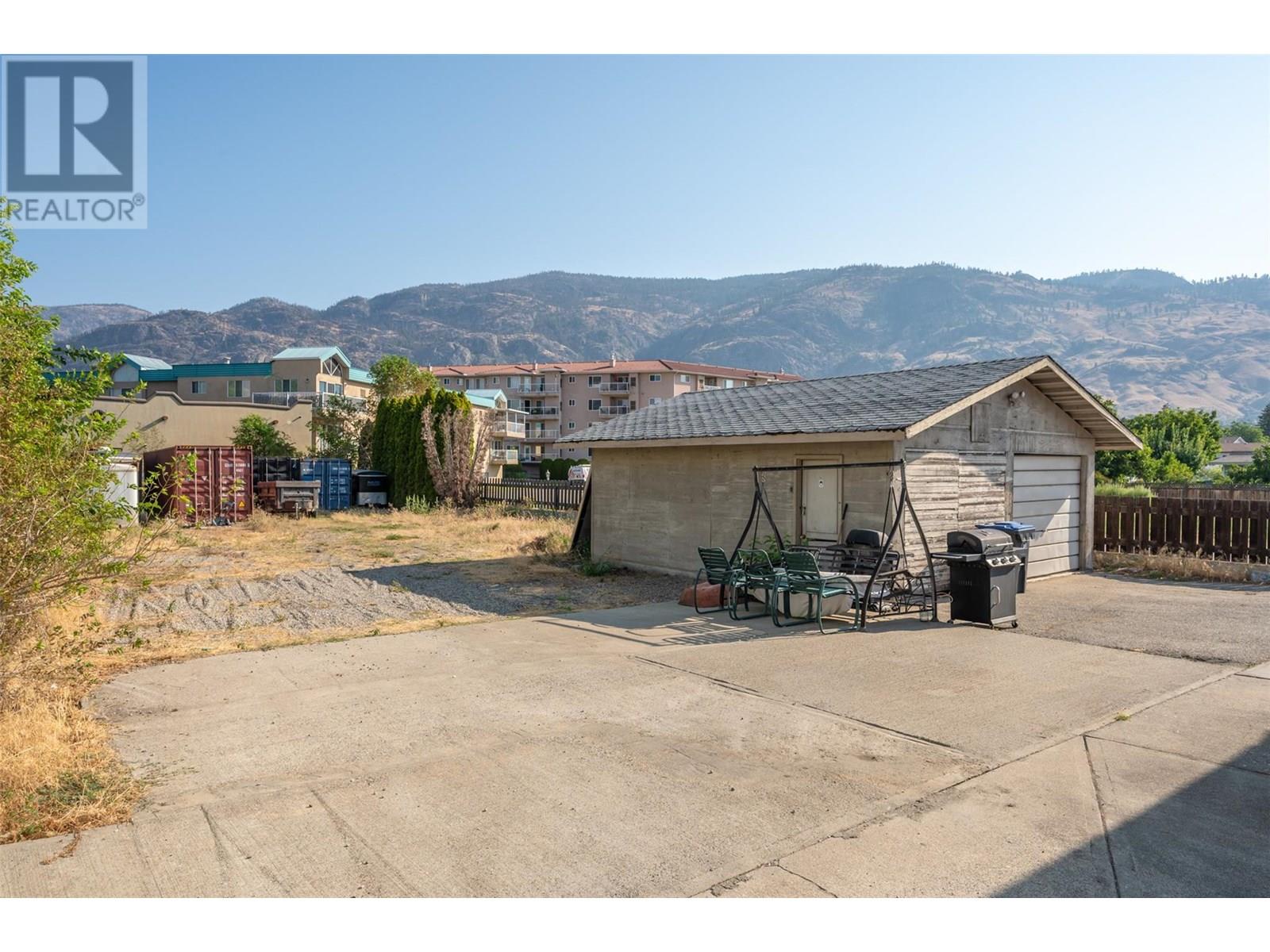  6006 Maple Drive, Osoyoos