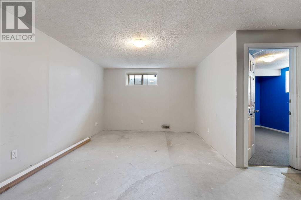 Single Family House for Sale in  Saddlecrest Boulevard NE Saddle Ridge Calgary 