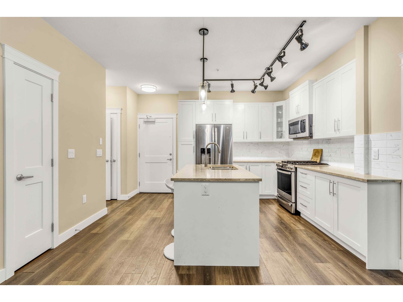 Photo 5 of 108 11077 Ravine Road, Surrey BC