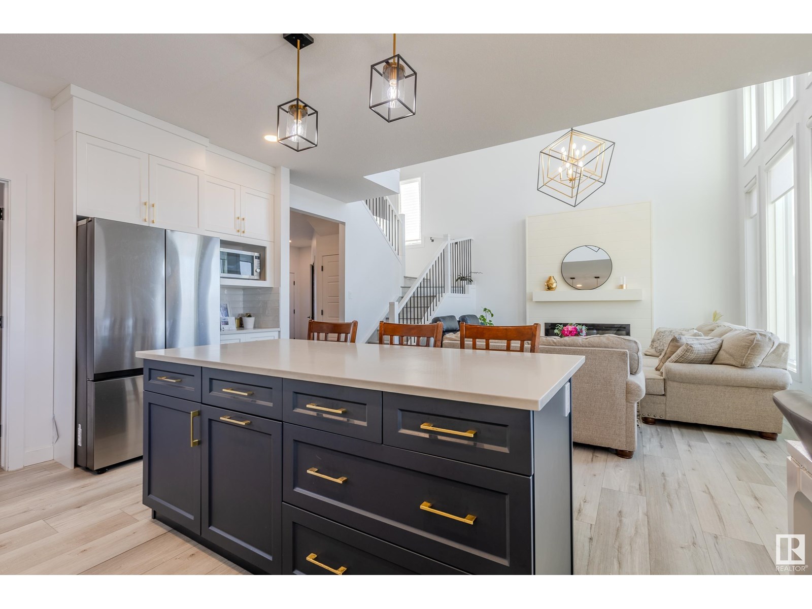 Photo 8 of 10511 106 Av, Morinville AB