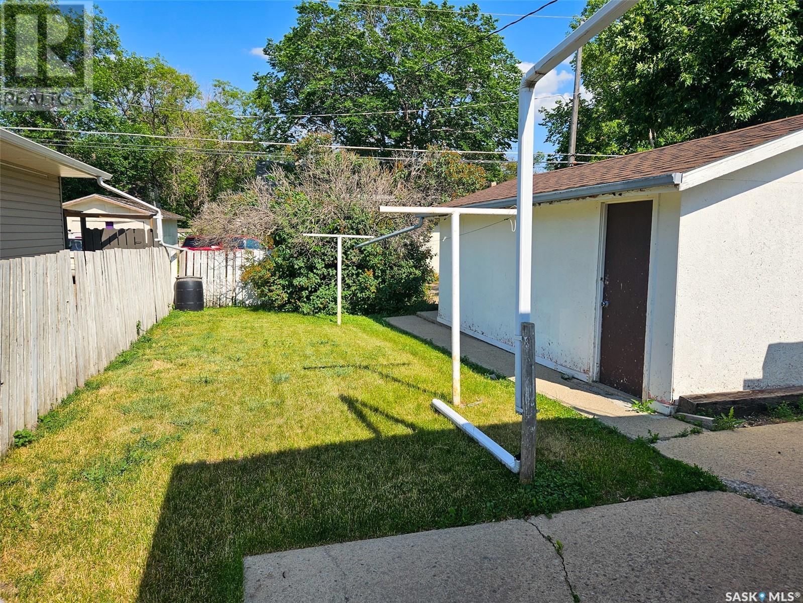 Single Family House Bungalow for Sale in  th AVENUE NW Swift Current 