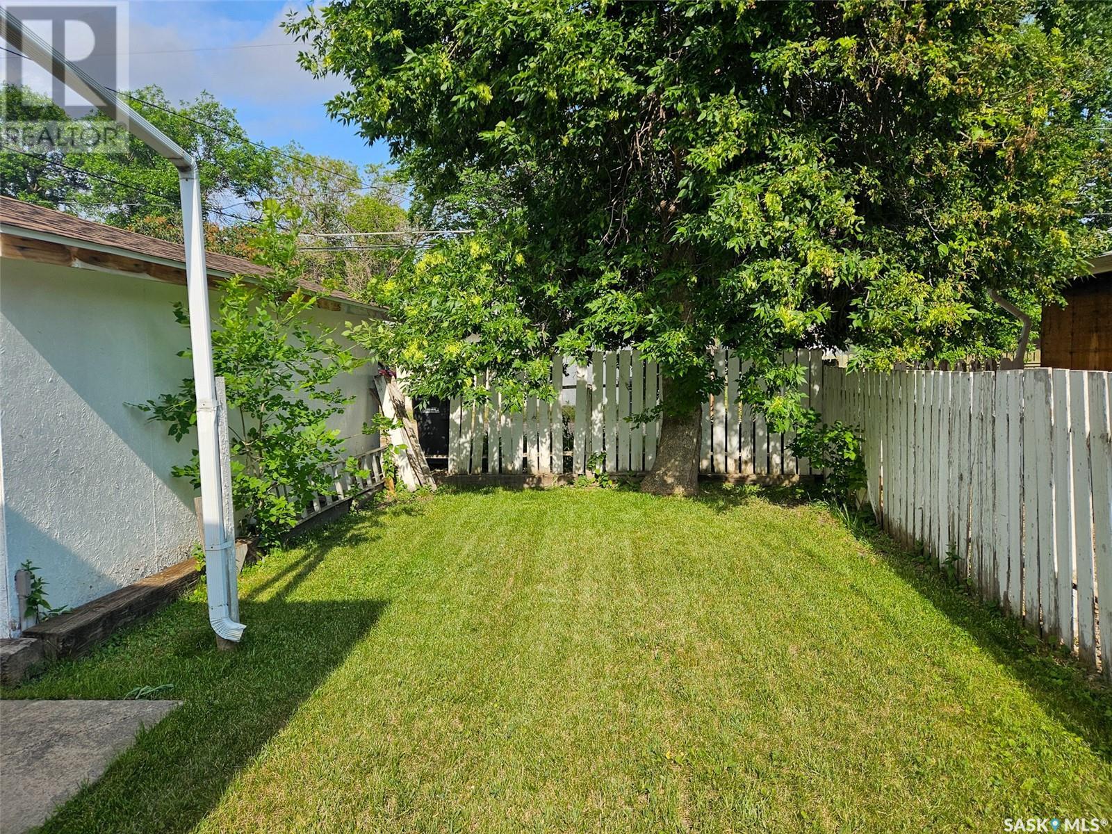 Single Family House Bungalow for Sale in  th AVENUE NW Swift Current 