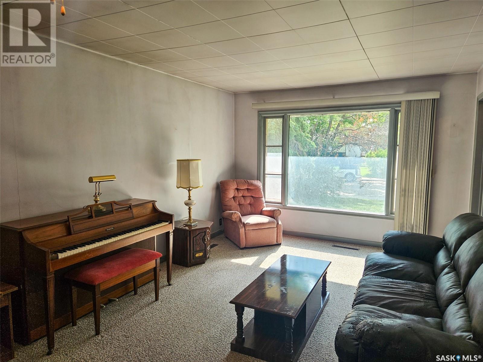 Single Family House Bungalow for Sale in  th AVENUE NW Swift Current 