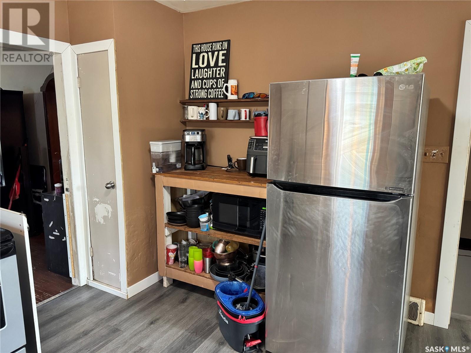 Single Family House Raised bungalow for Sale in  H AVENUE N Saskatoon 