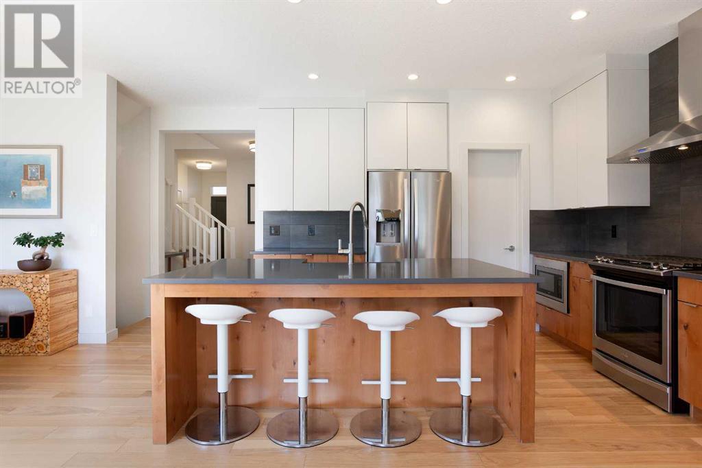 Single Family House for Sale in  Shawnee Green SW Shawnee Slopes Calgary 