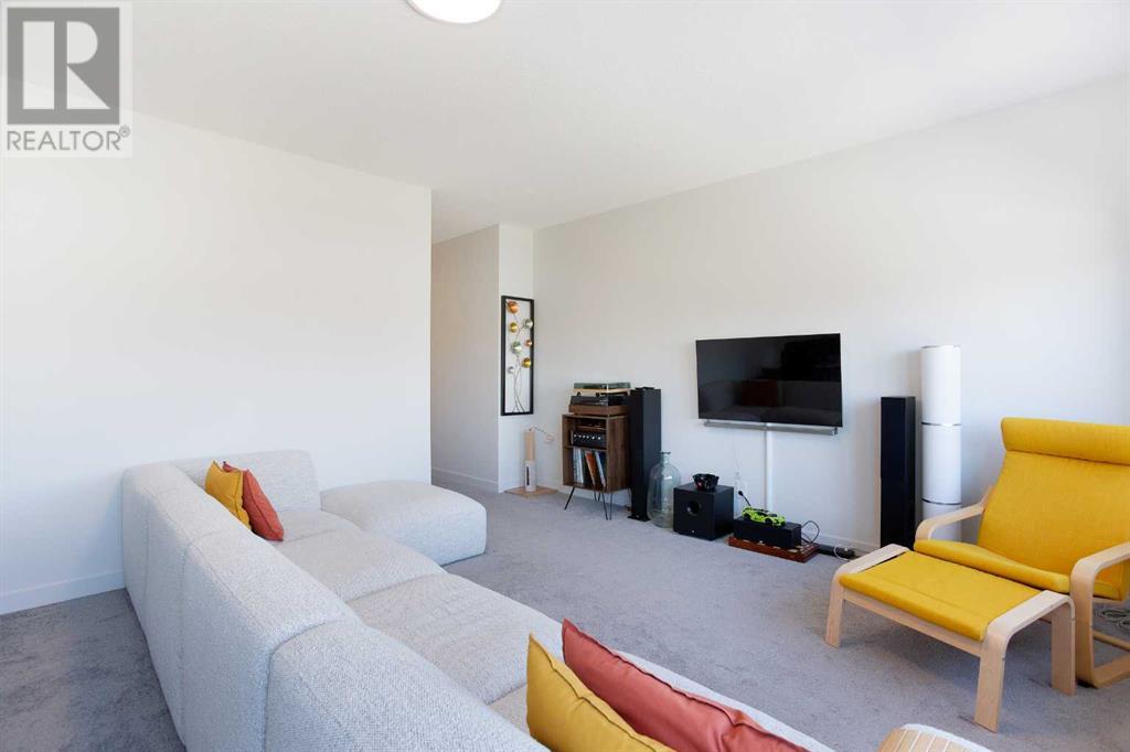 Single Family House for Sale in  Shawnee Green SW Shawnee Slopes Calgary 