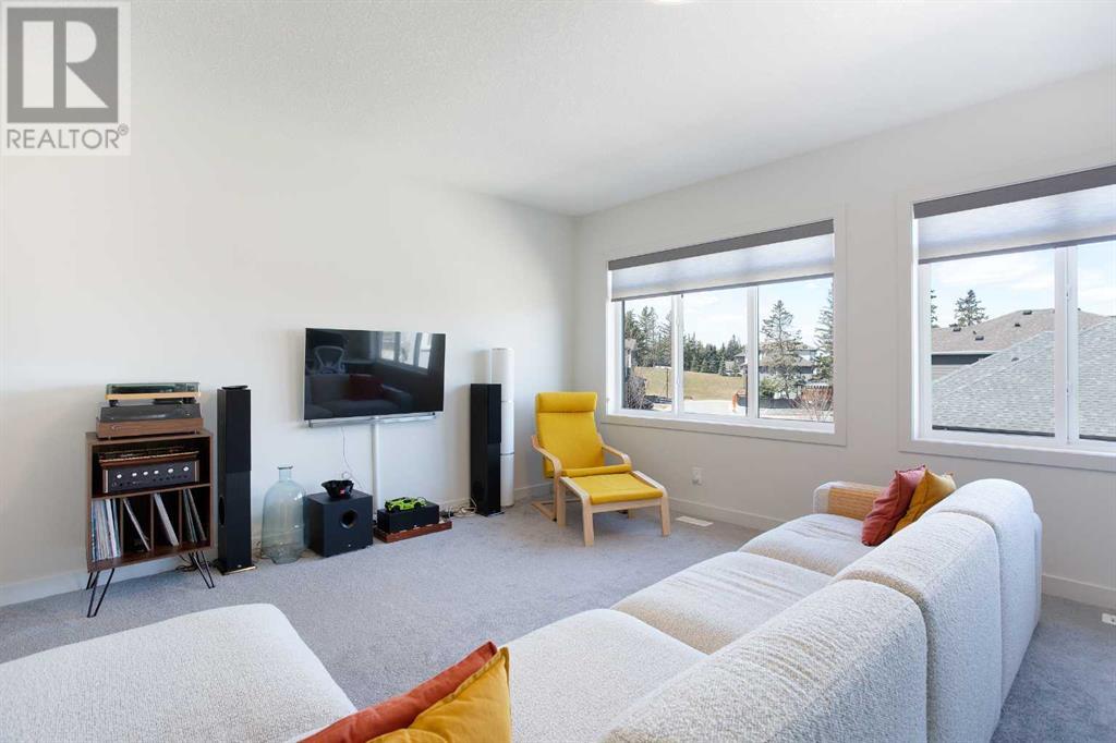 Single Family House for Sale in  Shawnee Green SW Shawnee Slopes Calgary 