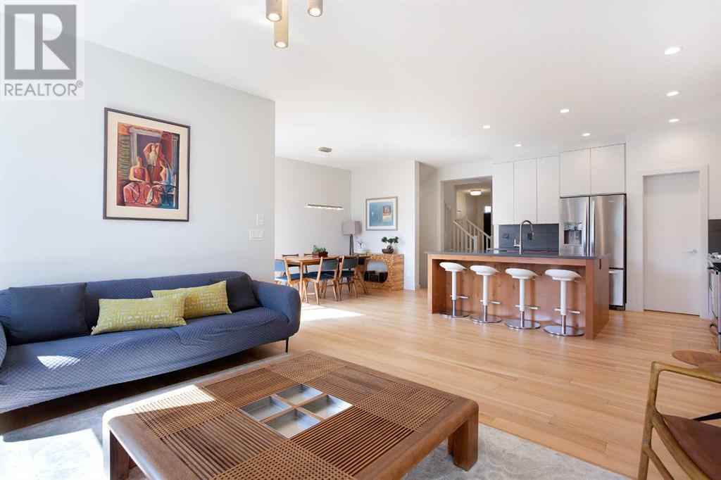 Single Family House for Sale in  Shawnee Green SW Shawnee Slopes Calgary 