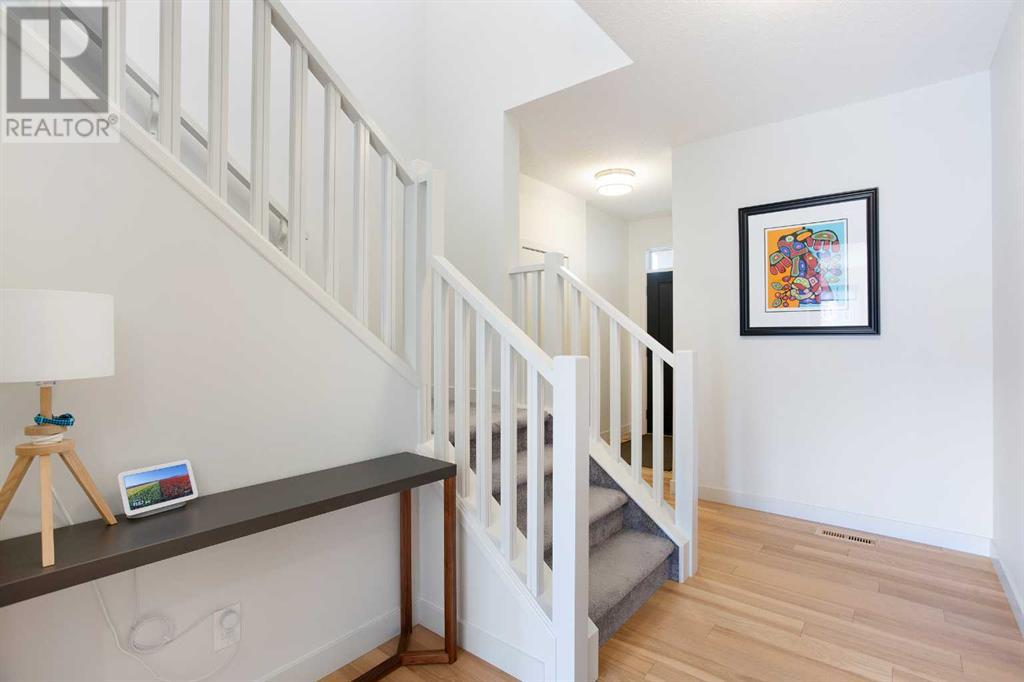Single Family House for Sale in  Shawnee Green SW Shawnee Slopes Calgary 
