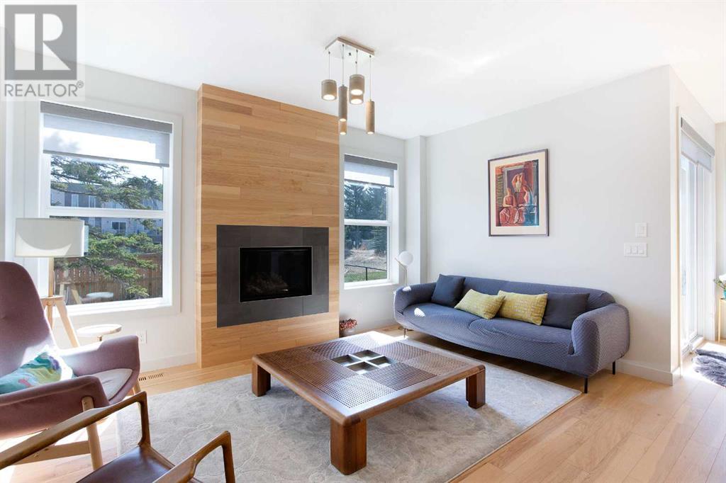 Single Family House for Sale in  Shawnee Green SW Shawnee Slopes Calgary 