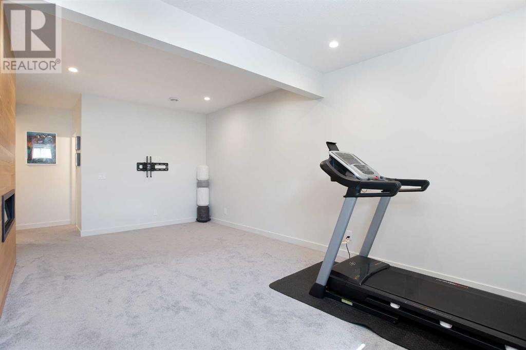 Single Family House for Sale in  Shawnee Green SW Shawnee Slopes Calgary 