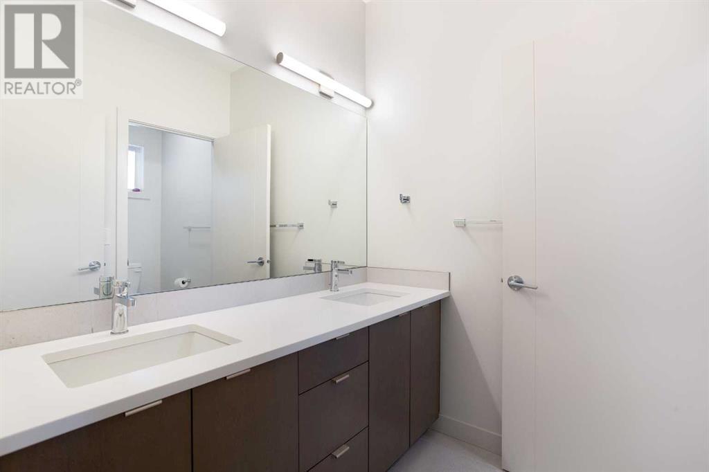 Single Family House for Sale in  Shawnee Green SW Shawnee Slopes Calgary 