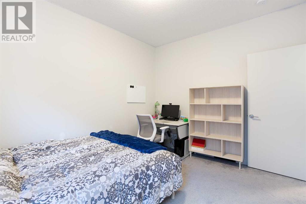 Single Family House for Sale in  Shawnee Green SW Shawnee Slopes Calgary 