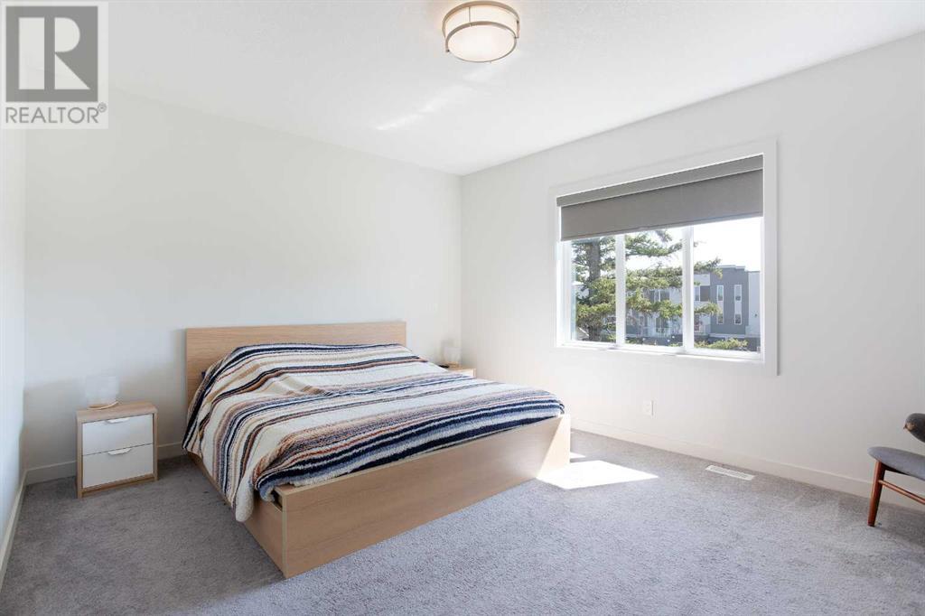 Single Family House for Sale in  Shawnee Green SW Shawnee Slopes Calgary 