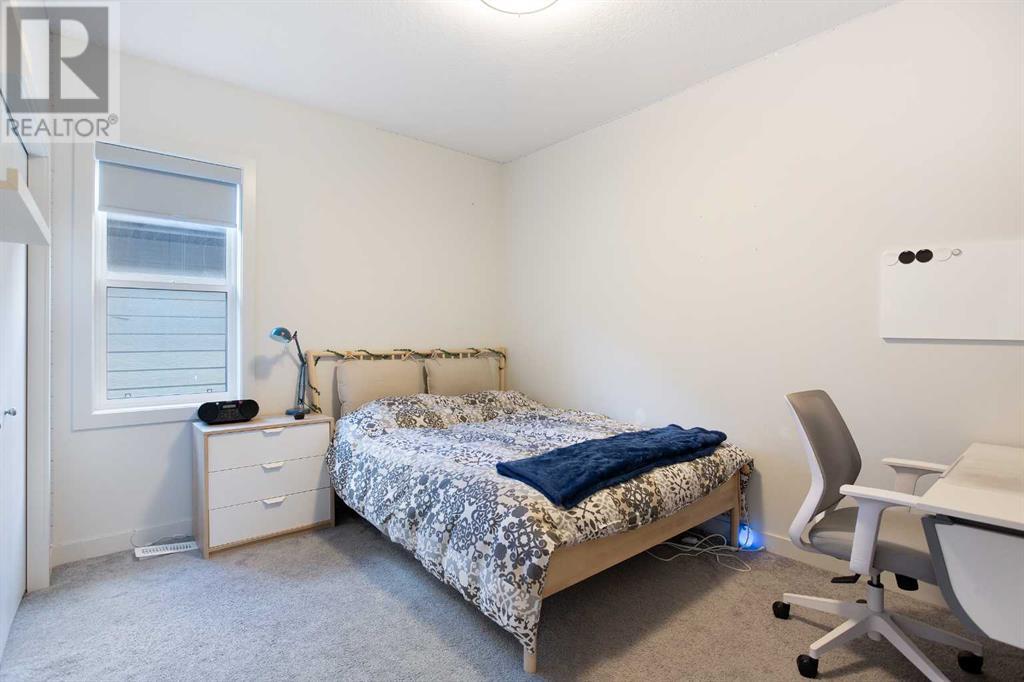 Single Family House for Sale in  Shawnee Green SW Shawnee Slopes Calgary 