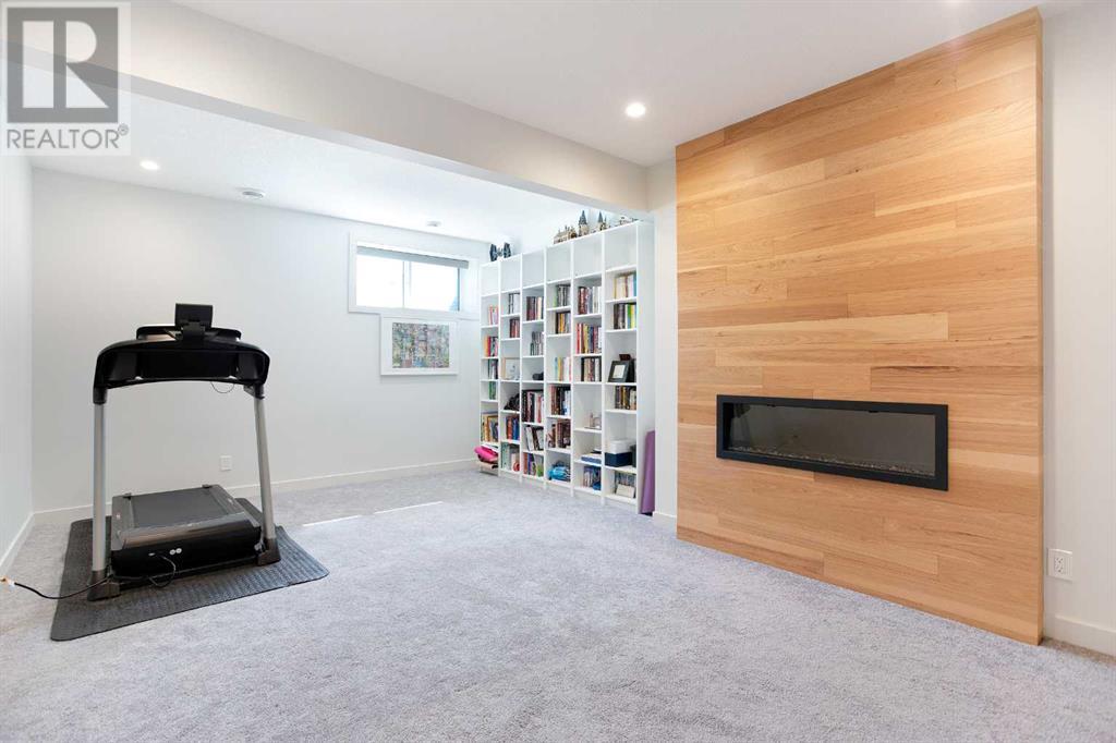 Single Family House for Sale in  Shawnee Green SW Shawnee Slopes Calgary 
