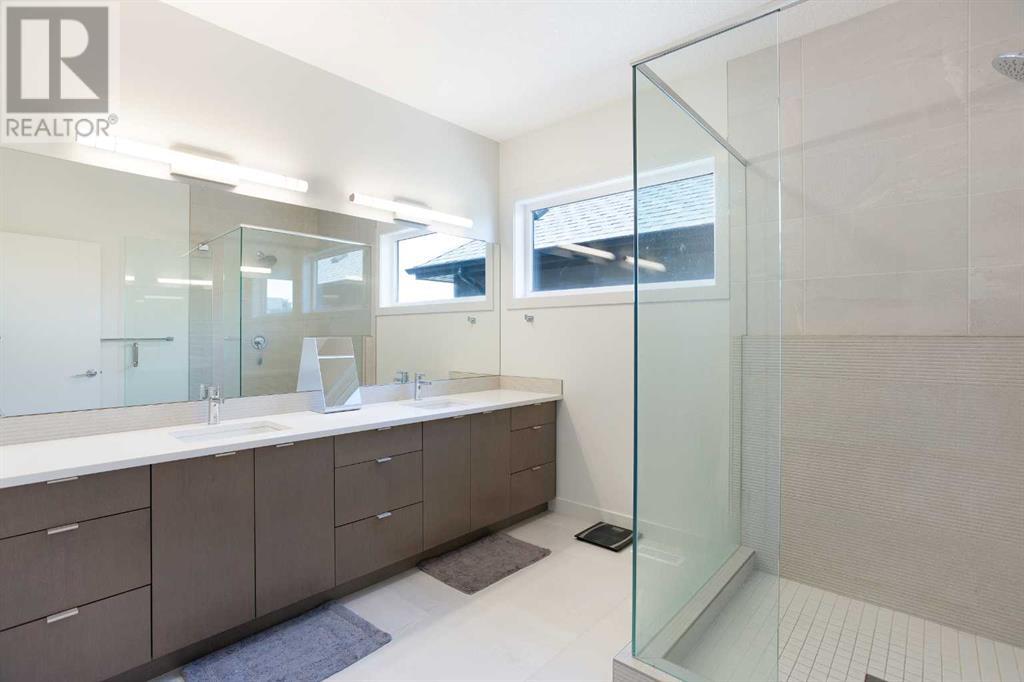 Single Family House for Sale in  Shawnee Green SW Shawnee Slopes Calgary 