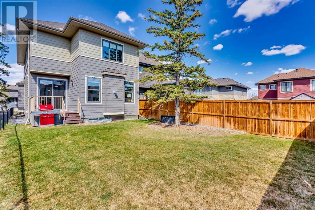 Single Family House for Sale in  Shawnee Green SW Shawnee Slopes Calgary 