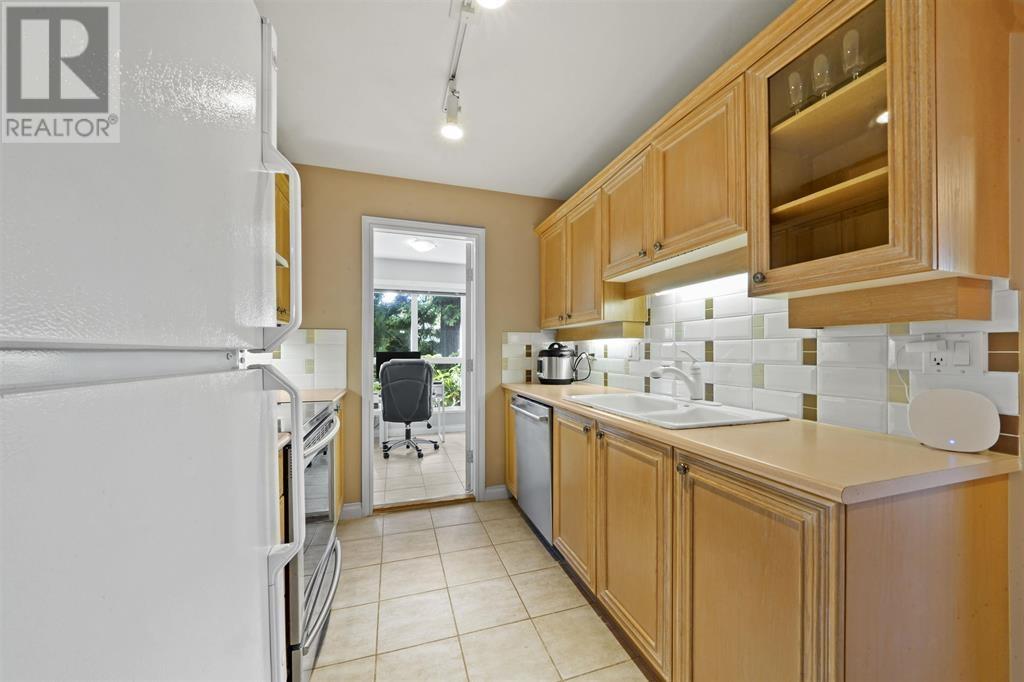 Photo 11 of 101 988 W 54th Avenue, Vancouver BC