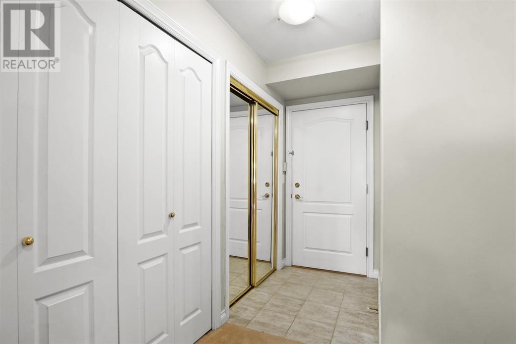 Photo 3 of 101 988 W 54th Avenue, Vancouver BC