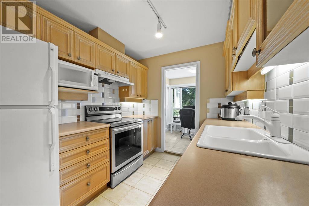 Photo 7 of 101 988 W 54th Avenue, Vancouver BC