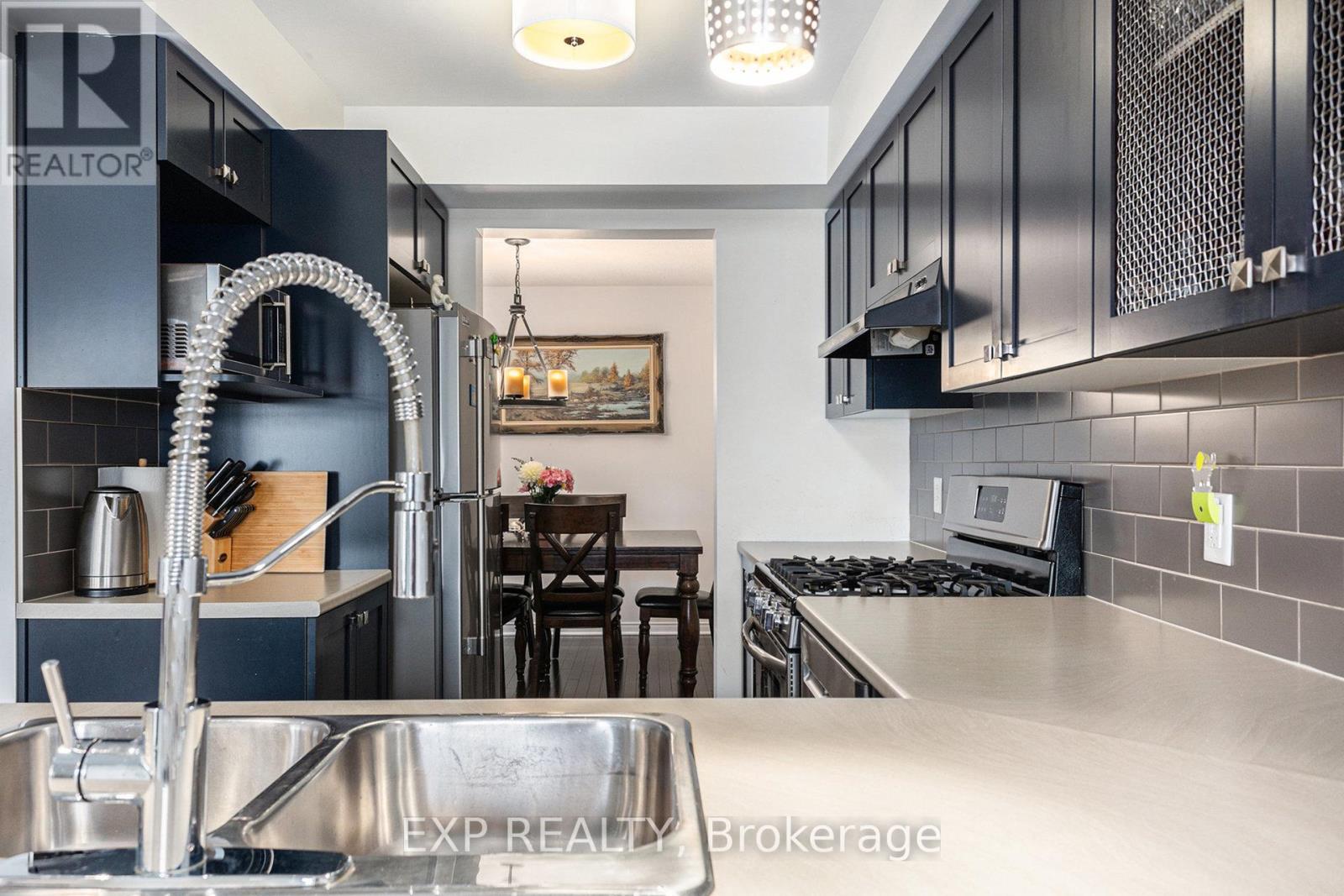 Photo 12 of 407 Heathrow Private, Ottawa ON