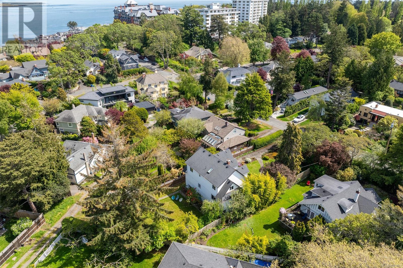 2620 Margate Ave, Oak Bay