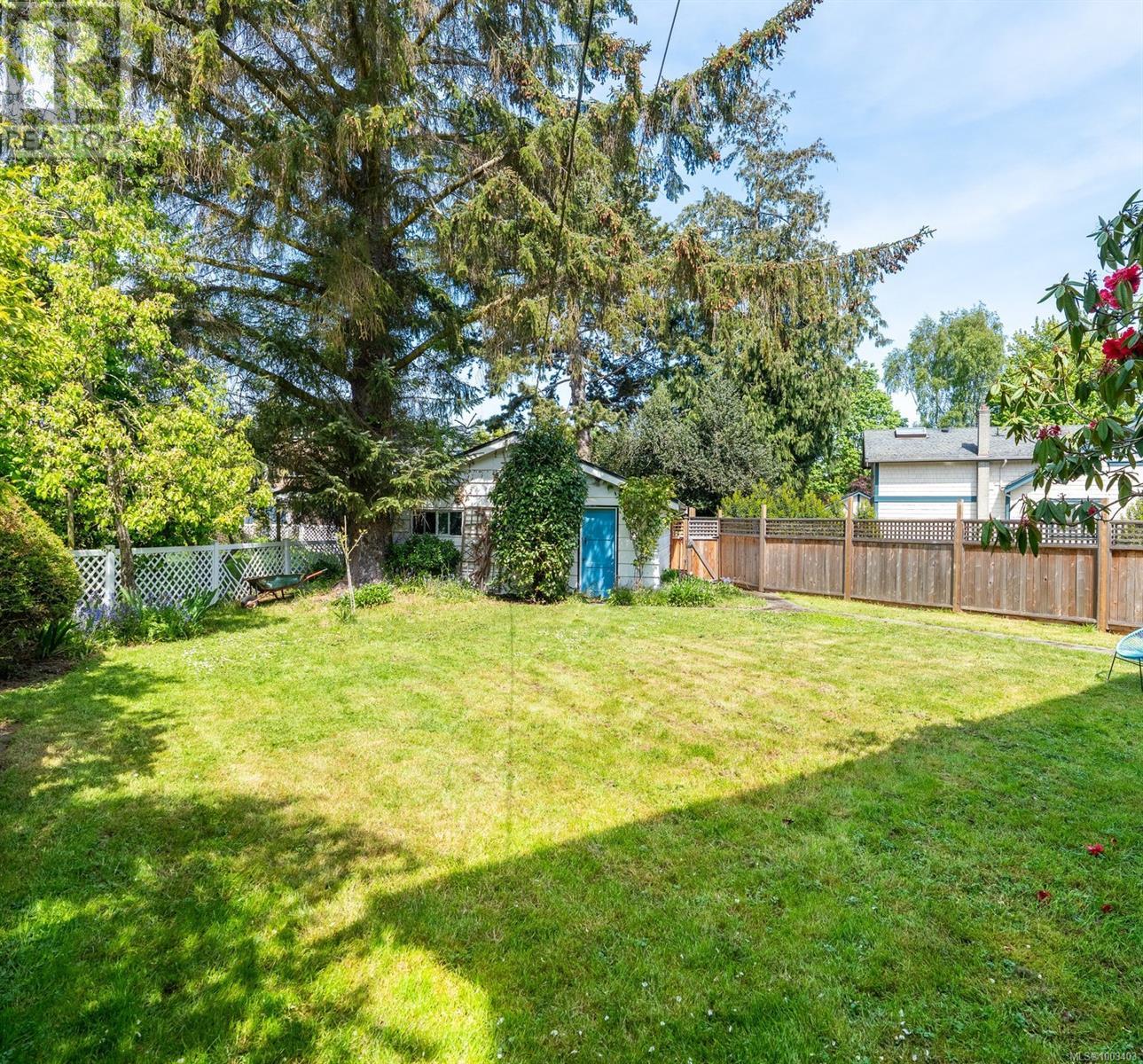 2620 Margate Ave, Oak Bay