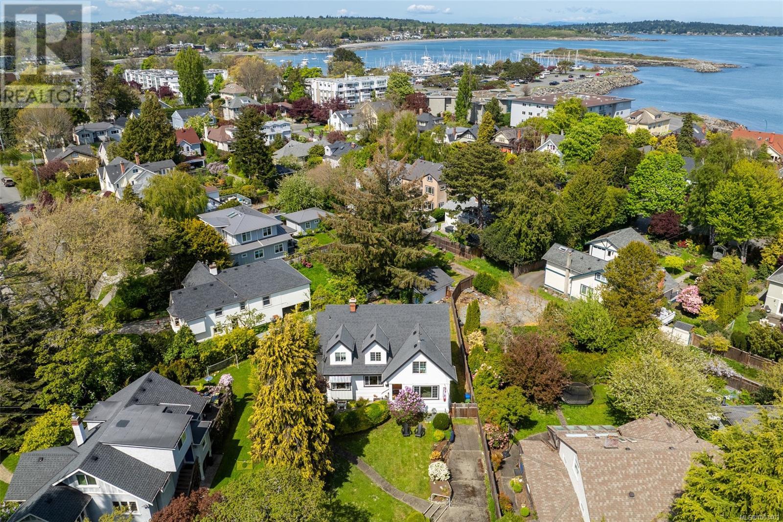 2620 Margate Ave, Oak Bay