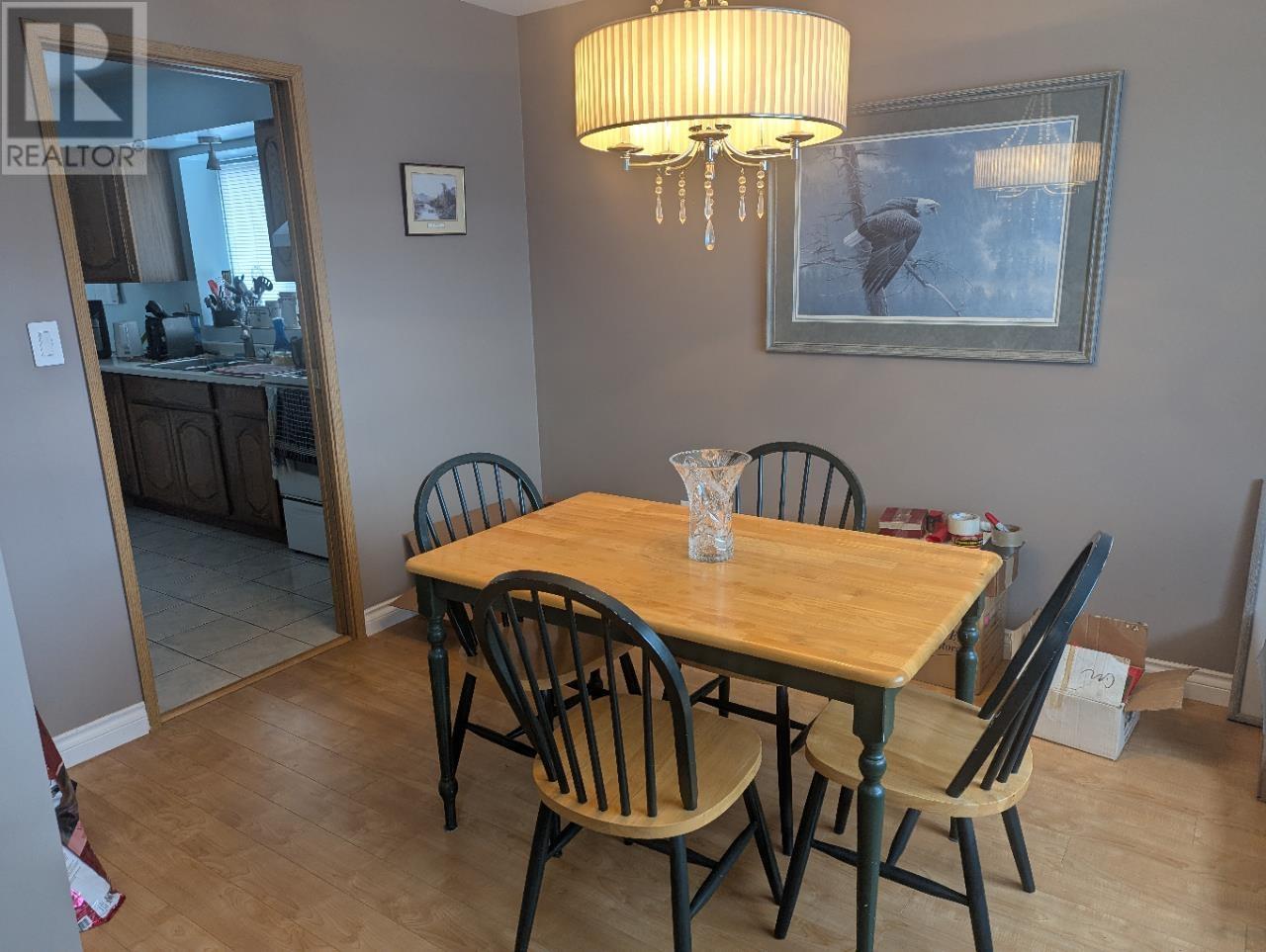 Photo 5 of 22964 Reid Avenue, Maple Ridge BC