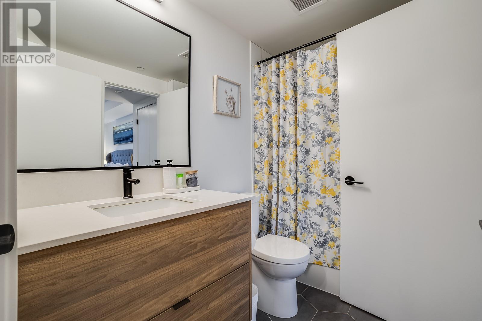 2203 1471 St Paul Street, Kelowna