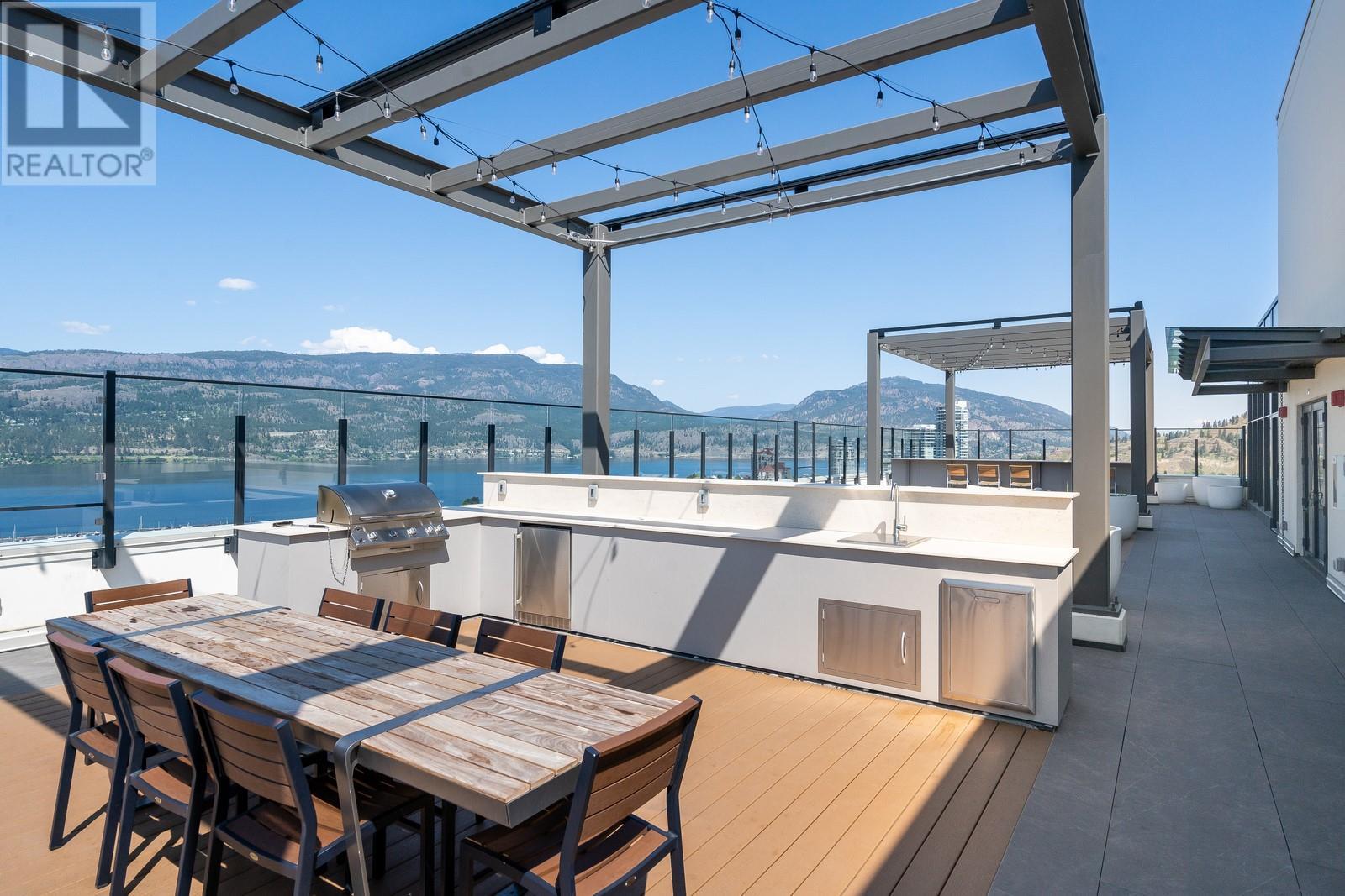 2203 1471 St Paul Street, Kelowna