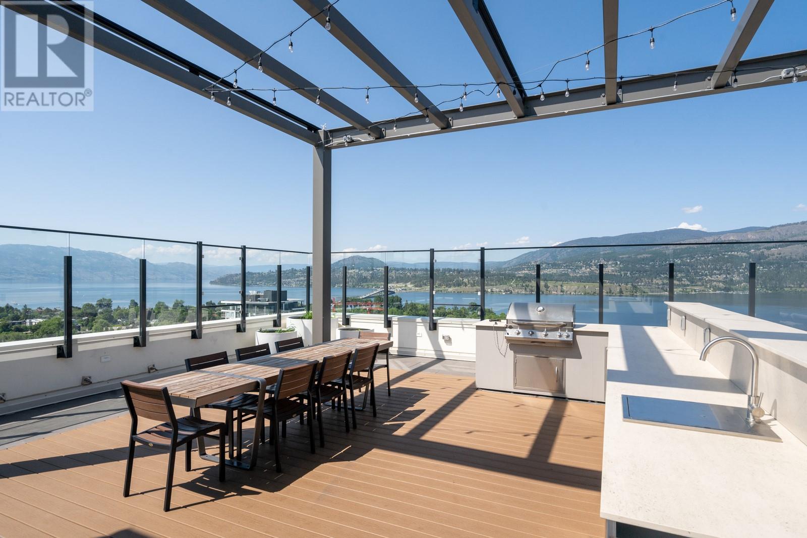 2203 1471 St Paul Street, Kelowna