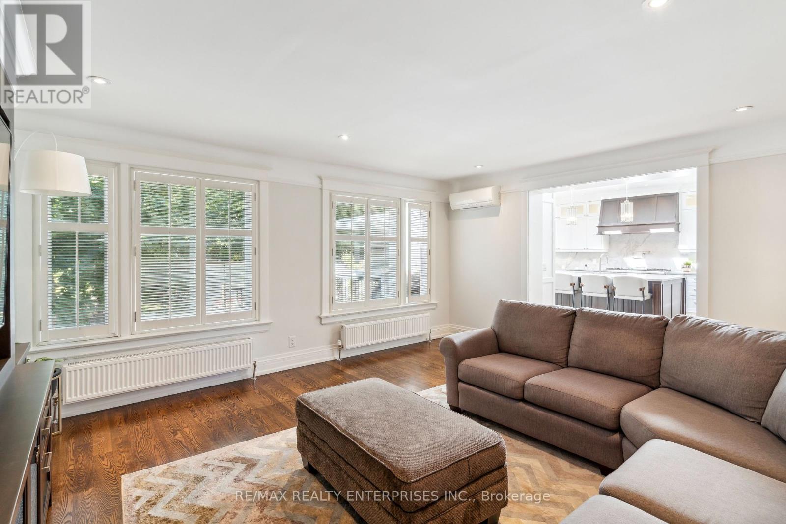 Photo 19 of 70 Oriole Road, Toronto ON